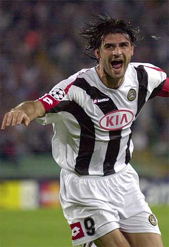 Iaquinta celebra un gol en el partido de Champions ante el Panathinaikos.