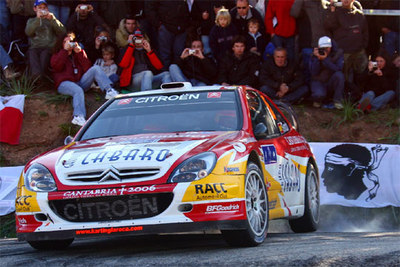 El Citroën de Sordo, durante la disputa de uno de los tramos de hoy.