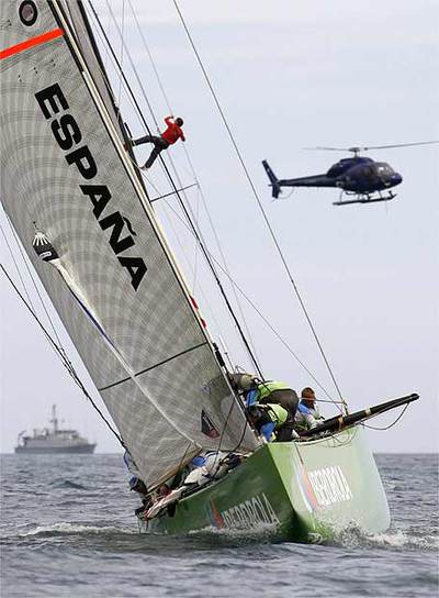 La embarcación española durante la regata