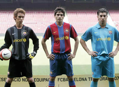 El Barcelona presenta sus nuevas equipaciones