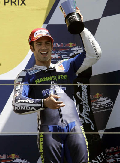 Melandri celebra su tercer puesto en el GP de Estados Unidos