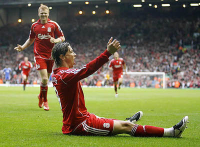 Torres celebra su gol