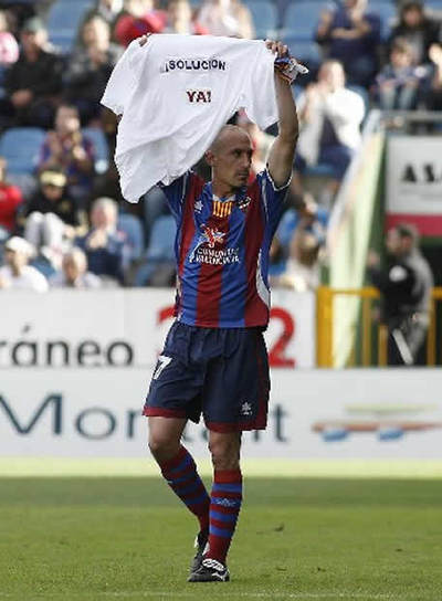 Luis Rubiales: "Hay compañeros sufriendo embargos, con números rojos y vendiendo el coche"