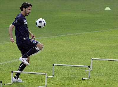 Zambrotta, durante un entrenamiento con la selección italiana.