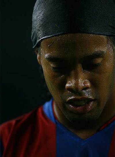 Ronaldinho, durante un partido con el Barça.