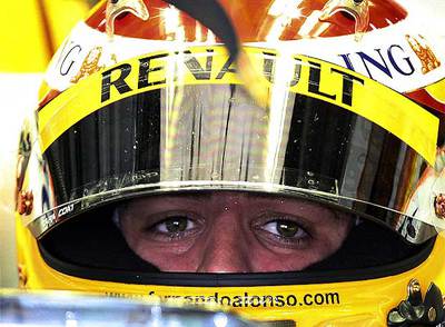 Fernando Alonso, durante los entrenamientos libres del Gran Premio de Malaisia.