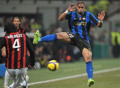 El agente de Adriano asegura que el jugador no está desaparecido