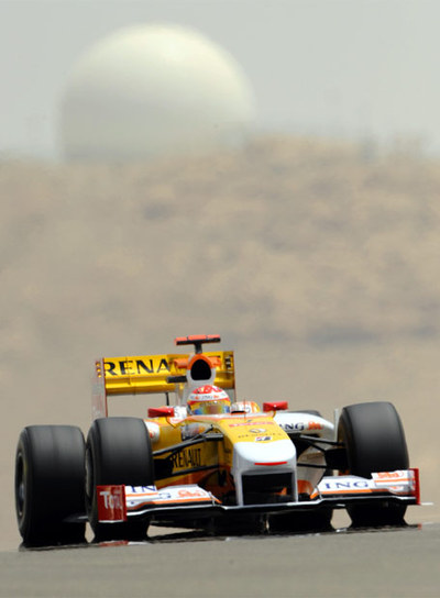 El piloto asturiano marca el mejor tiempo en la primera jornada de entrenamientos