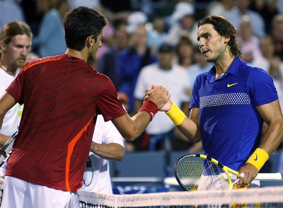 Rafael Nadal y Novak Djokovic tras el partido en Cincinnati (EE UU)
