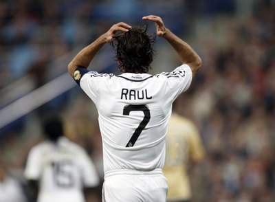 Raúl pueder ser suplente en el Camp Nou, algo que no ocurre desde 1995.