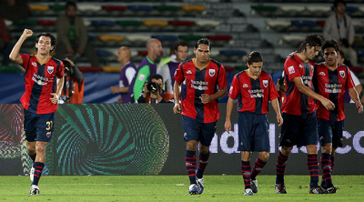Luis Carrillo, del Atlante, celebra con sus compañeros un tanto ante el Auckland City.