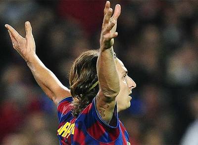 Ibrahimovic celebra el gol que marcó de penalti.