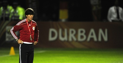 Joachim Low dirige a la selección alemana durante el entrenamiento de hoy