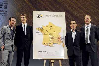 Cavendish, Schleck, Charteau y Prudhomme, en la presentación del Tour 2011.