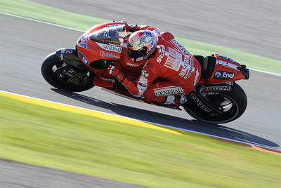 Casey Stoner, durante los entrenamientos libres de Cheste.
