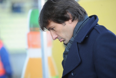 La decepción del técnico del Inter, Leonardo, tras la derrota de su equipo contra el Udinese en la vigésimoprimera jornada del campeonato de fútbol italiano.