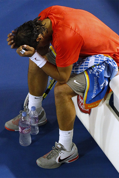 Nadal, cabizbajo, durante el partido de cuartos frente a Ferrer.