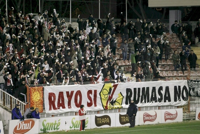 La afición del Rayo durante el partido contra el Alcorcón.