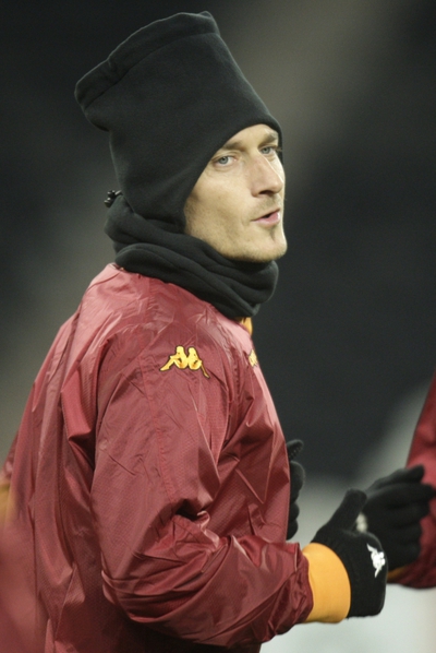 El capitán del Roma, Francesco Totti, durante el entrenamiento previo al partido frente al Shakhtar.