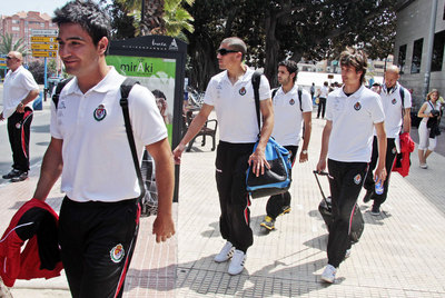 Los jugadores del Valladolid llegan a Elche.