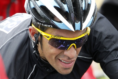Alberto Contador en la etapa de hoy, que recorría los 226,5 kilómetros que separan Dinan y Lisieux.