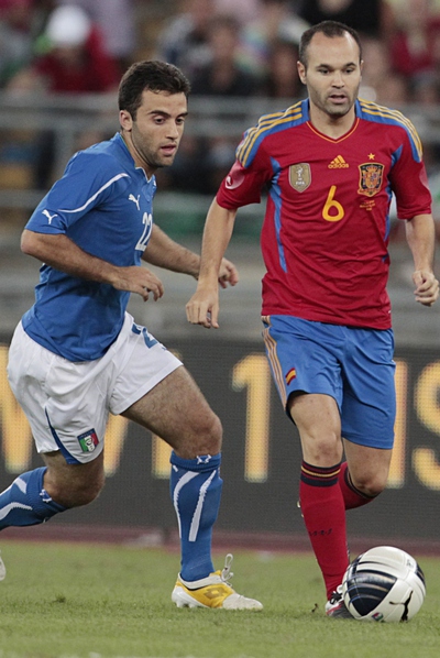 FOTOGALERIA: Iniesta contra Italia