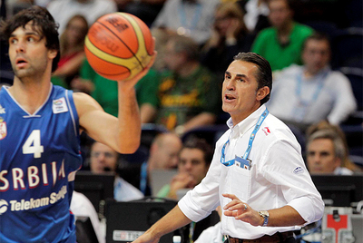 Scariolo observa a Teodosic durante el partido.