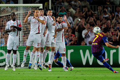 David Villa lanza la falta que significó el segundo tanto azulgrana.