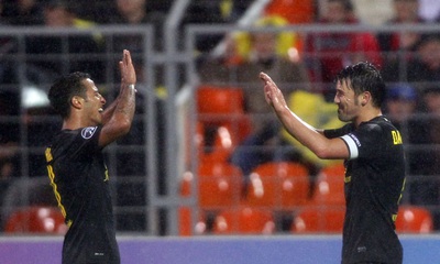 Thiago y Villa, durante el partido ante el Bate.