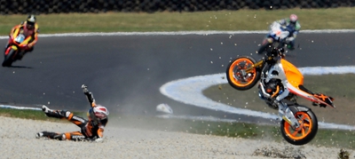 FOTOGALERIA: Piloto por un lado; la moto, por el otro
