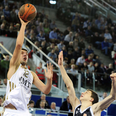 Mirotic, durante el partido