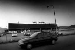 La empresa italiana Iar Siltal cierra la fábrica Corberó y deja en la calle a 600 trabajadores