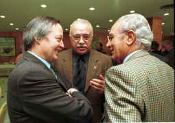 Piqué sitúa al PSC como su principal rival y ve en CiU un aliado del Partido Popular