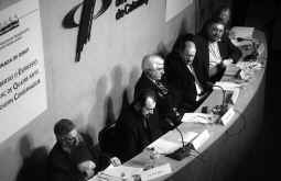 La izquierda acusa al PP de usar el poder para crear un grupo mediático afín