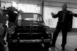 Frutos lamenta que Piqué, ex militante del PSUC, esconda sus "chanchullos"