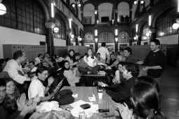 Encierro de estudiantes de Medicina contra la reforma del MIR