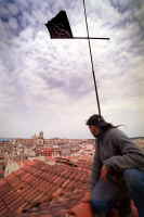 Veinte jóvenes ocupan el antiguo Hostal del Sol en Tarragona