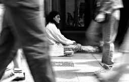 Una vida que encoge el ánimo