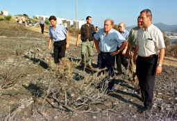 Los pueblos que sufrieron  el fuego del Empordà fijan como prioridad la limpieza de las rieras
