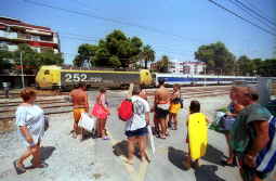 Salou exige a Fomento un plazo para retirar las vías del interior de la ciudad