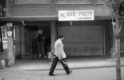 Una pelea de jóvenes causa la muerte al dueño de un bar en Sant Andreu