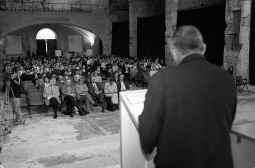 Un claustro catártico en la Universidad de Girona