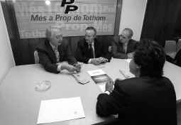 Piqué inaugura la oficina parlamentaria catalana del PP