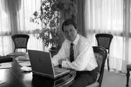 "CiU puede encontrar la estabilidad en Cataluña sin el PP"