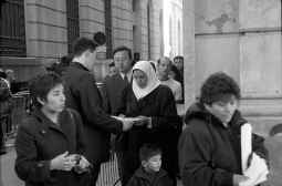 El Gobierno pretende repatriar a los inmigrantes de la plaza de Catalunya