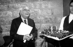 Joan Perucho recibe el homenaje de los escritores por sus 80 años