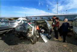 Muere un conductor que se estrelló contra el peaje de El Vendrell