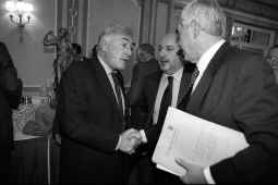 Jordi Pujol defiende la necesidad de mantener la identidad en una economía globalizada