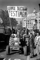 Miles de agricultores reclaman en Barcelona una rebaja del gasóleo