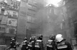 Un incendio obliga a evacuar a 50 personas en el centro de Barcelona